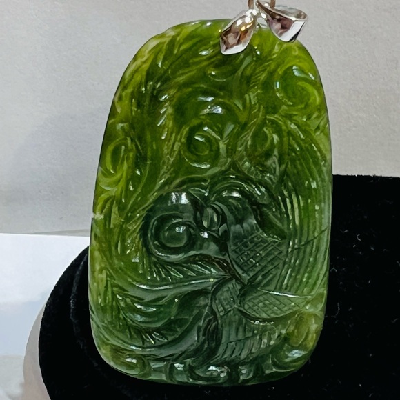 Dark green Jade pendant - Picture 1 of 7